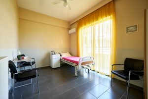 Άνετο δίκλινο δωμάτιο με μπαλκόνι στην Ίριδα Αγία Παρασκευή