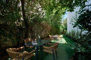 Κήπος αναψυχής στο γηροκομείο Ίριδα Αγία Παρασκευή