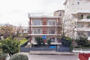 Εξωτερική όψη του γηροκομείου Ίριδα στο Χαλάνδρι