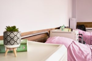 Δίκλινο δωμάτιο στο γηροκομείο Ίριδα στο Χαλάνδρι