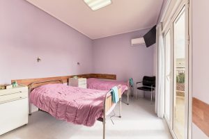 Δίκλινο δωμάτιο στο γηροκομείο Ίριδα στο Χαλάνδρι