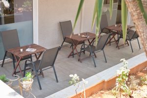 Κήπος της μονάδας φροντίδας ηλικιωμένων Ίριδα Χαλάνδρι