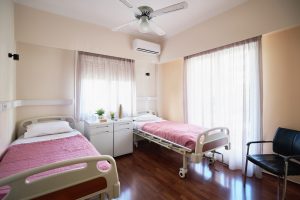 Δίκλινο δωμάτιο στο γηροκομείο Centaurea Χολαργός