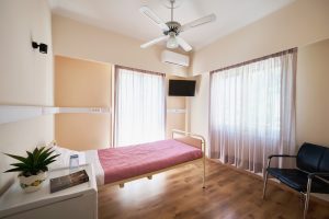 Δίκλινο δωμάτιο στο γηροκομείο Centaurea Χολαργός