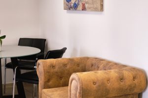 Καθιστικό της μονάδας φροντίδας ηλικιωμένων Ίριδα Ιλίσια