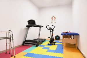 Φυσιοθεραπεία και υποστήριξη ηλικιωμένων στο οίκος ευγηρίας Ίριδα Αθήνα