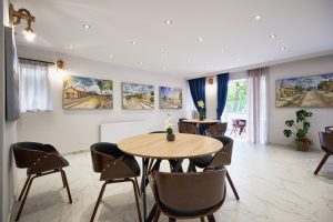 Αίθουσα φαγητού του οίκου ευγηρίας Ίριδα Palace