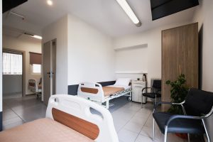 Πολυτελές δίκλινο δωμάτιο στο γηροκομείο Ίριδα Palace Μαρούσι