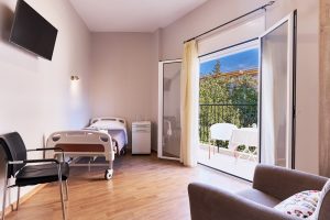 Μονόκλινο δωμάτιο στη μονάδα φροντίδας ηλικιωμένων Ίριδα