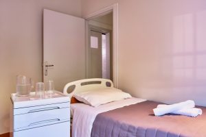 Δίκλινο δωμάτιο στο γηροκομείο Ίριδα Μαρούσι