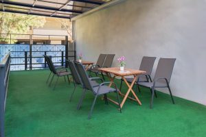 Καθιστικό με φυσικό φως στο γηροκομείο Ίριδα Παγκράτι