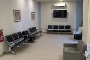 Καθιστικό του οίκου ευγηρίας Ίριδα Ηράκλειο με άνετα καθίσματα