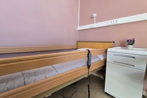 Δωμάτιο στο γηροκομείο Ίριδα Γλυφάδα