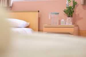 Τετράκλινο δωμάτιο της μονάδας φροντίδας ηλικιωμένων Ίριδα στο Ηράκλειο Αττικής