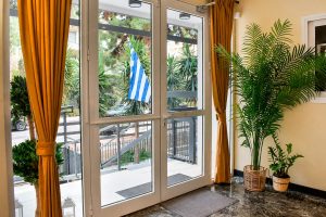 Είδοδος στο γηροκομείο Ίριδα Γλυφάδα