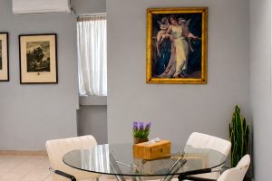 Καθιστικό της μονάδας φροντίδας ηλικιωμένων Ίριδα Παγκράτι
